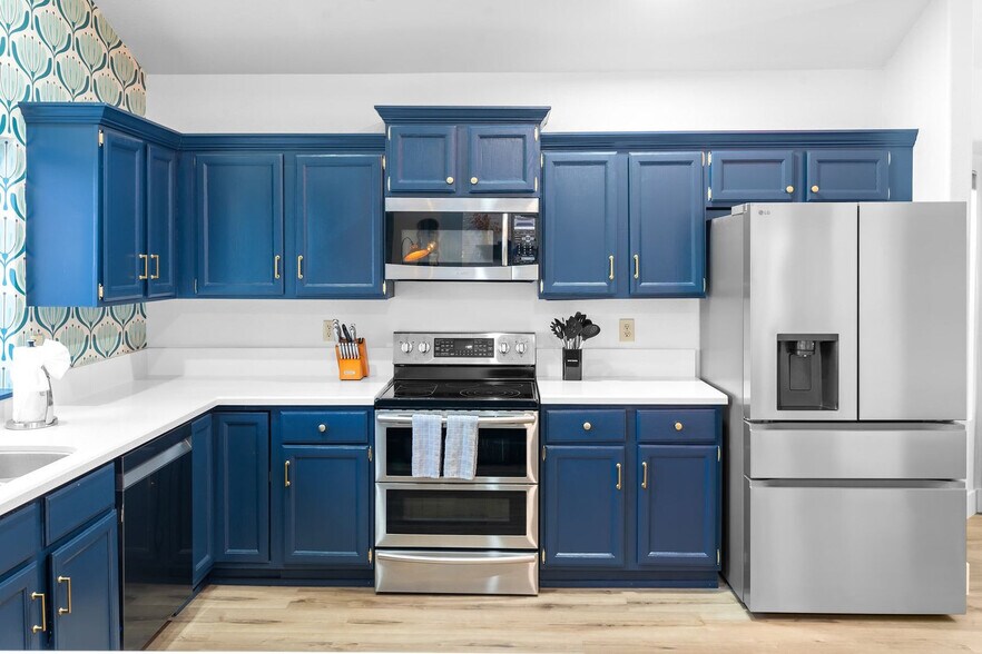 Building Photo - 24835 N 43rd Dr