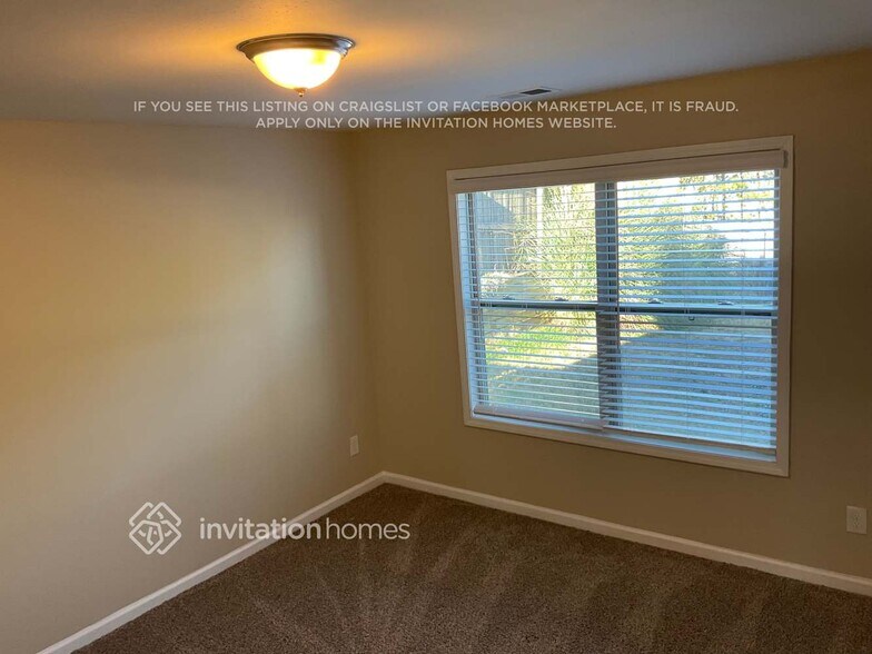 Building Photo - 1646 Rolling View Way SE