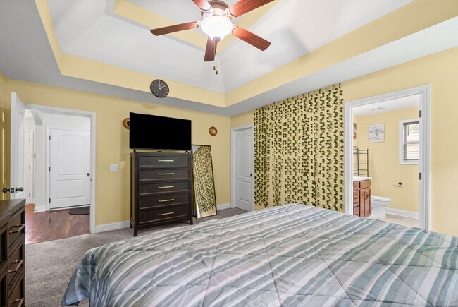 Building Photo - 125 Sycamore Hill Dr