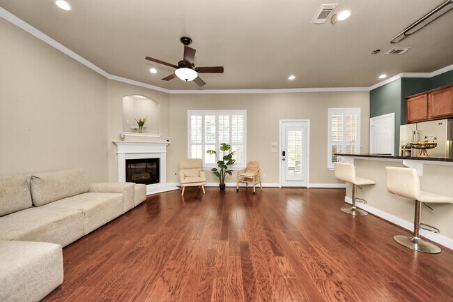 Building Photo - 10342 Solitaire Cir