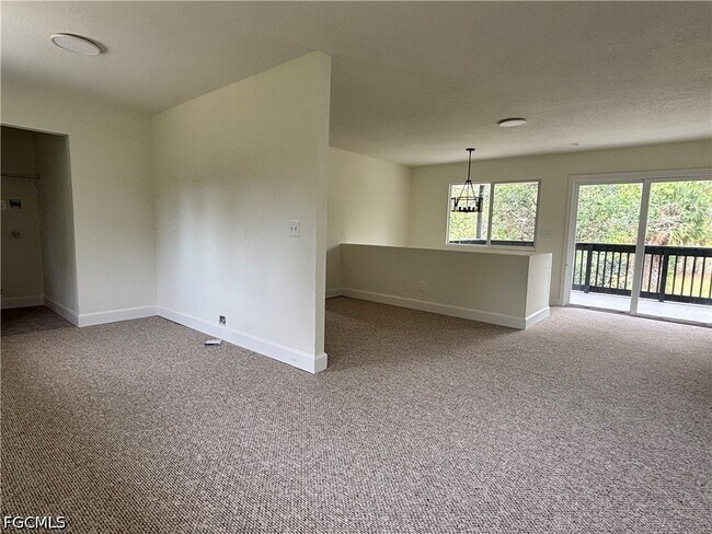 Building Photo - 2150 Panama Ave