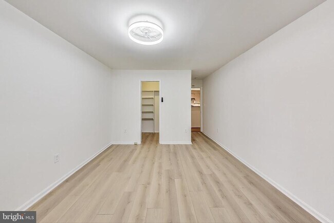 Building Photo - 13063 Shadyside Ln