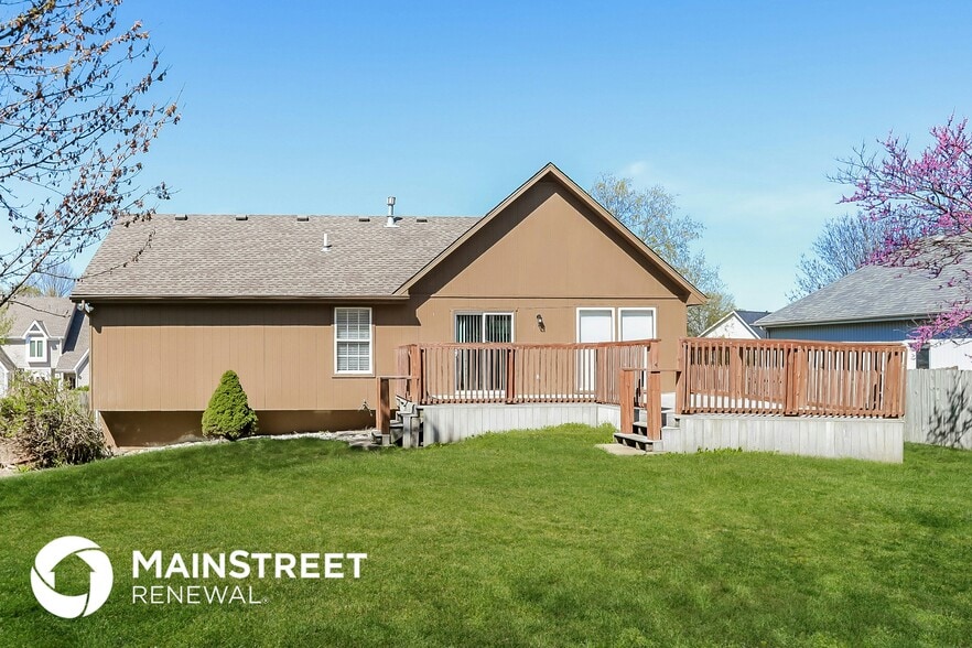 Building Photo - 205 N Walker Dr