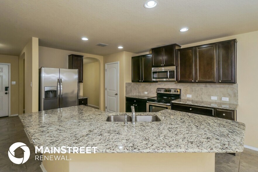 Building Photo - 8939 Hickman Pk