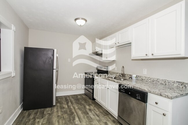 Building Photo - 228 Hanover St