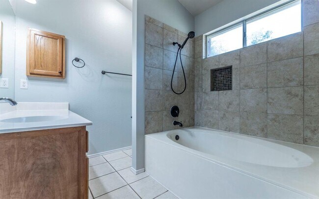 Building Photo - 3224 Arroyo Bluff Ln