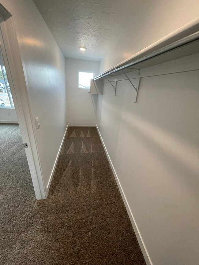 Building Photo - LaGrand at Old Sorrel!!