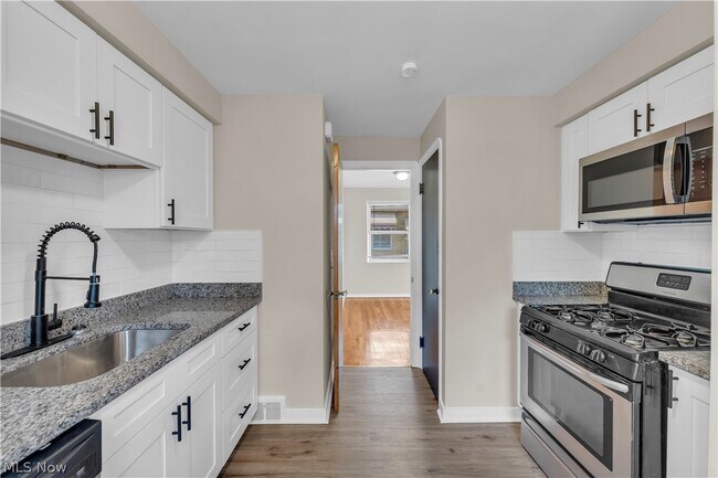 Building Photo - 20571 S Lake Shore