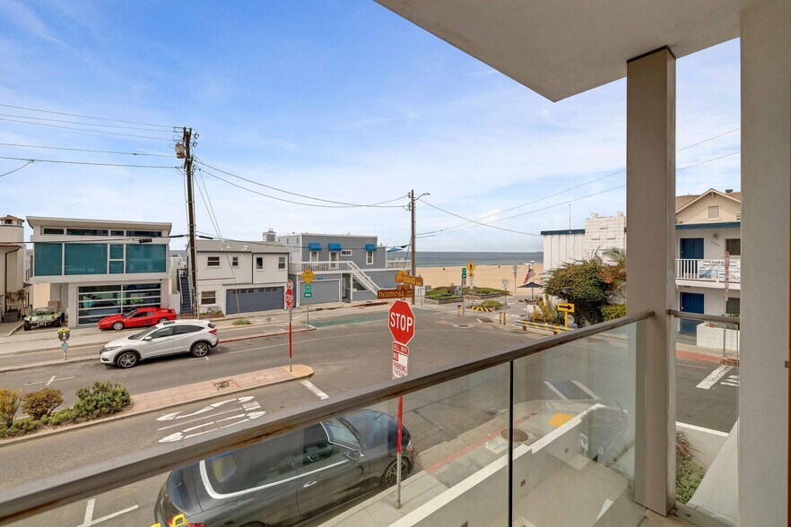 Building Photo - 108 35th St