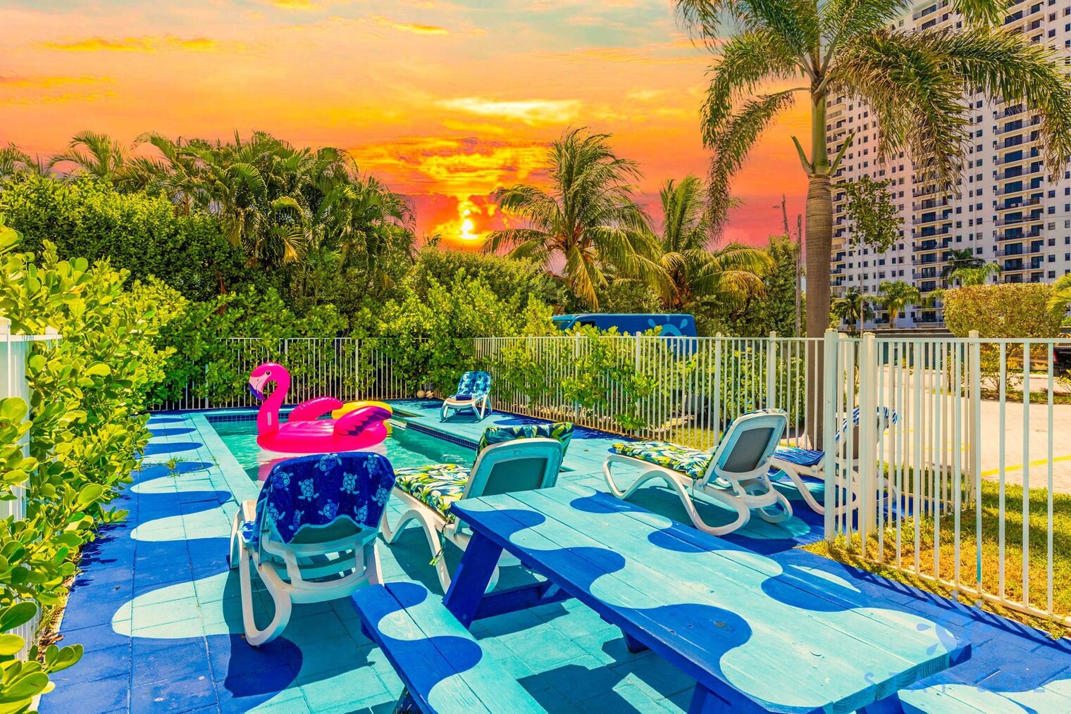 Building Photo - 809 S Ocean Dr