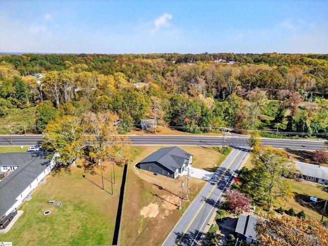 Building Photo - 404 Fairfield St