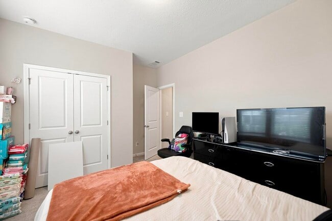 Building Photo - 807 Ivy Glen Dr