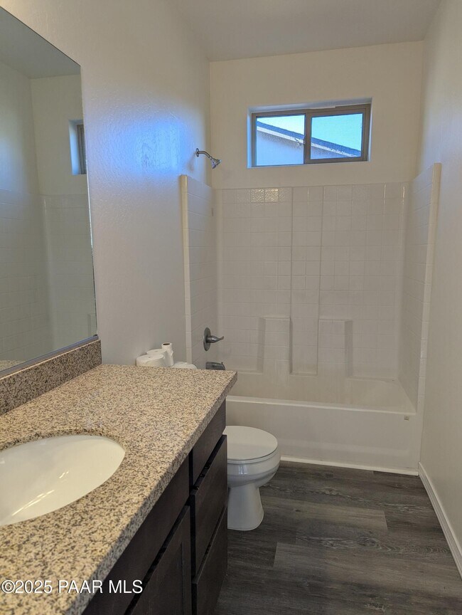 Building Photo - 2976 N Yavapai Rd E