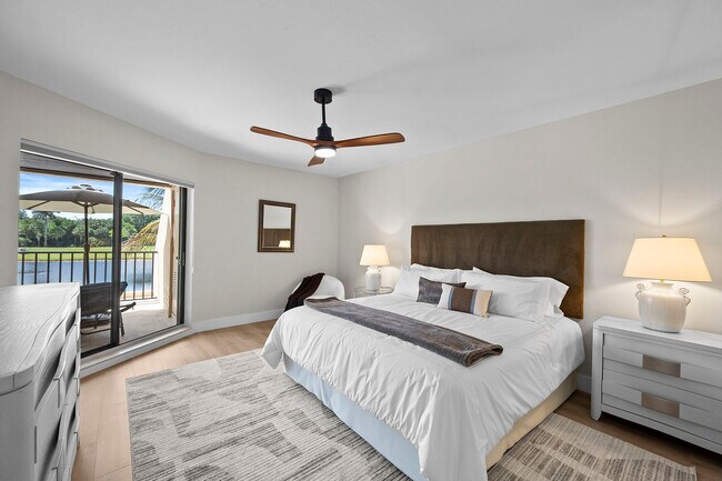 Building Photo - 6360 Pelican Bay Blvd