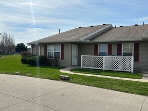 Building Photo - 212 S Silverwood Ln