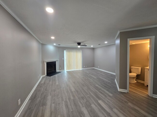 Building Photo - Welcome to Your Stylish New Townhome!