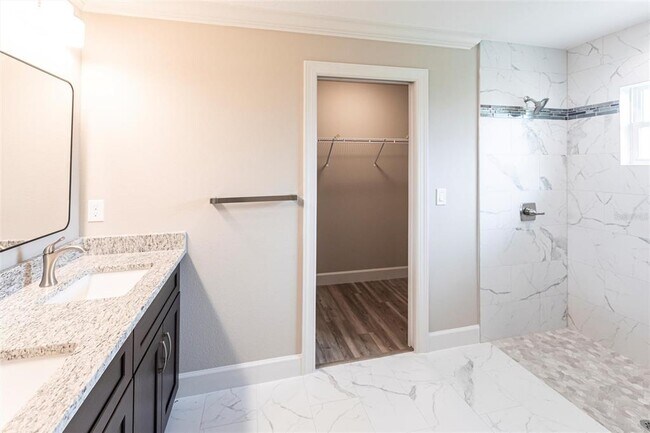 Building Photo - 2730 Parasol Ln