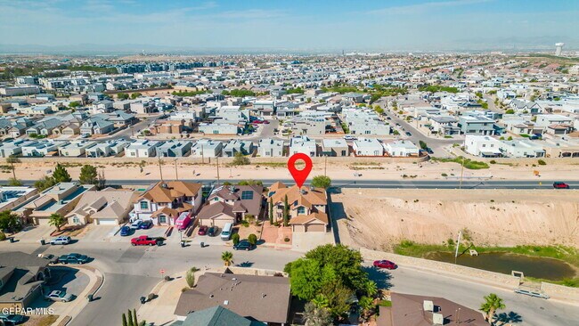 Building Photo - 695 Paseo del Mar Dr