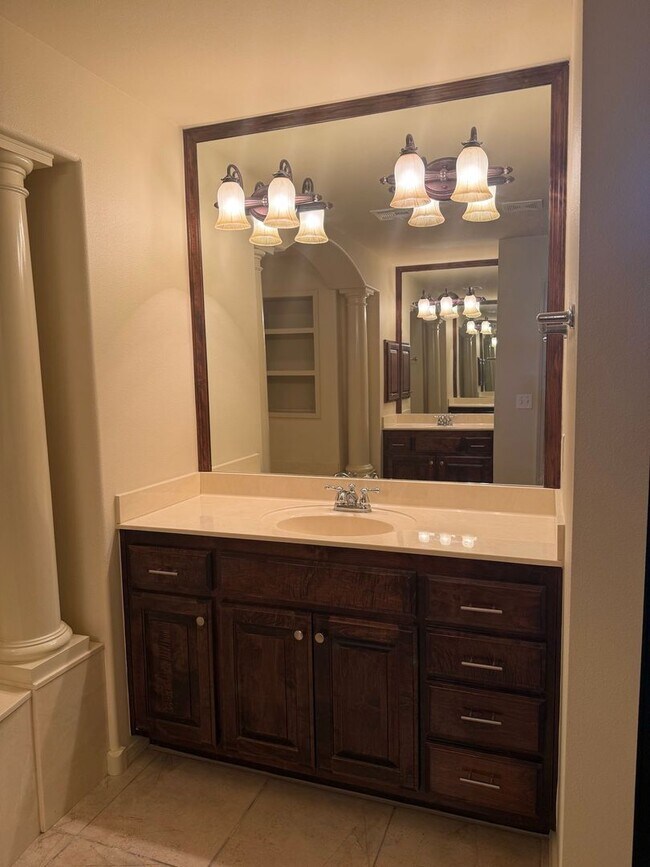 Building Photo - Welcome to your beautiful 3 bedroom home in the Battle Creek golf community!