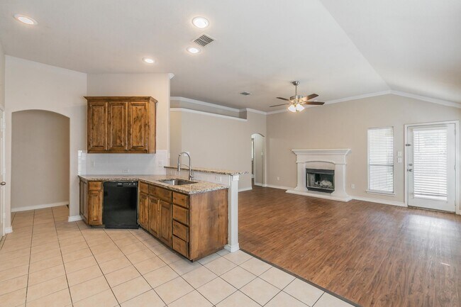 Building Photo - 6141 Bowfin Dr
