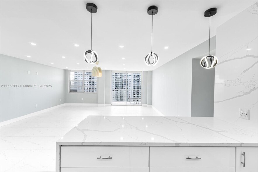 Building Photo - 2851 NE 183rd St