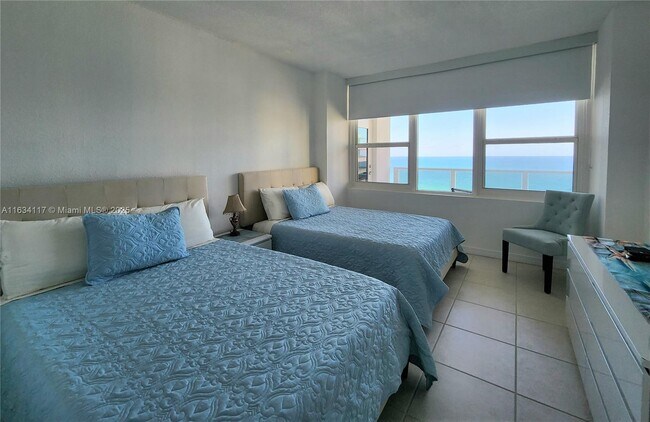 Building Photo - 3505 S Ocean Dr