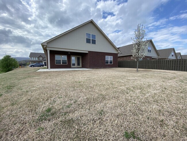 Building Photo - 3037 Greenway Cir SE