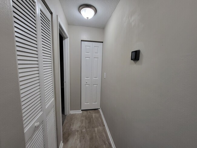 Building Photo - E9th