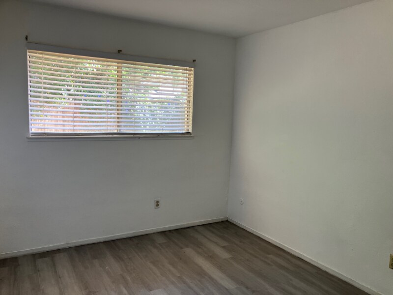 Building Photo - 1339 Princess Dr