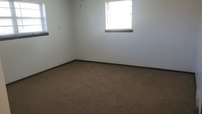 Building Photo - 1685-1687 Sonora Dr