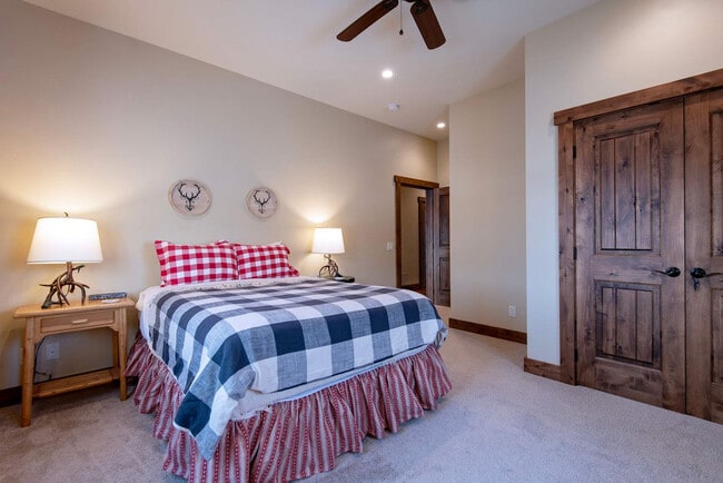 Building Photo - 1330 Larsen Ln