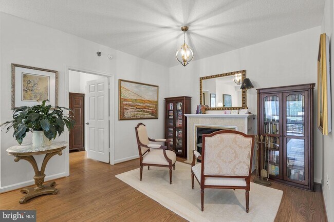 Building Photo - 3005 S Leisure World Blvd