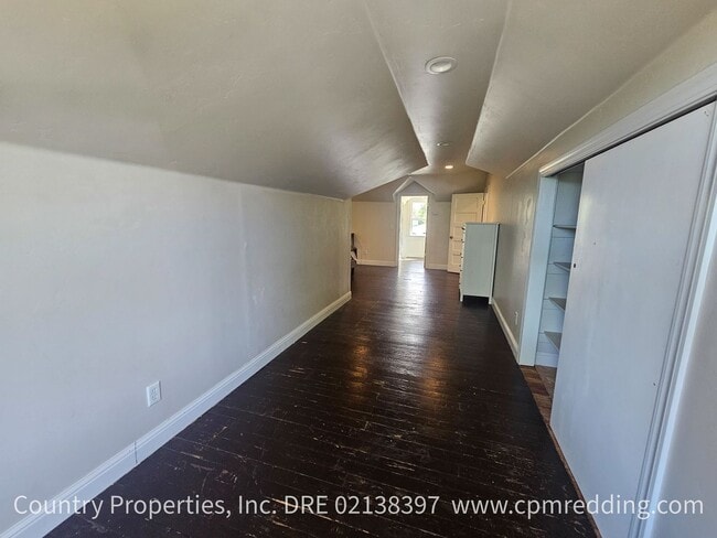 Building Photo - Available Now! Downtown 3-Bedroom with Old World Charm and Modern Amenities!