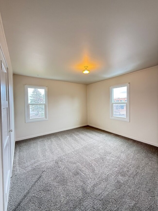 Building Photo - 1115lo