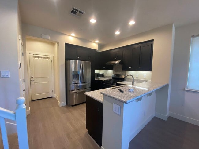 Building Photo - Available soon is the IDEAL TOWNHOUSE for ...