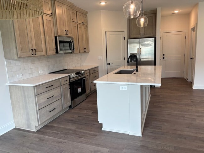 Building Photo - 123/125/127/129 Sheridan