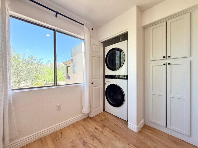 Building Photo - 16801 N 94th St