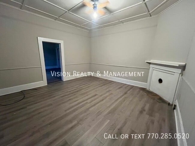 Building Photo - 910 Truitt Ave