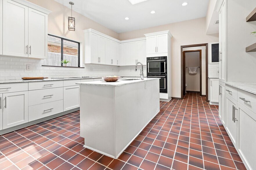 Building Photo - 73 Doescher Dr