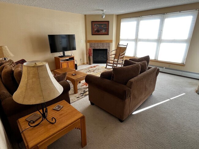 Building Photo - Long Term Rental- Towers at Lakepoint #203
