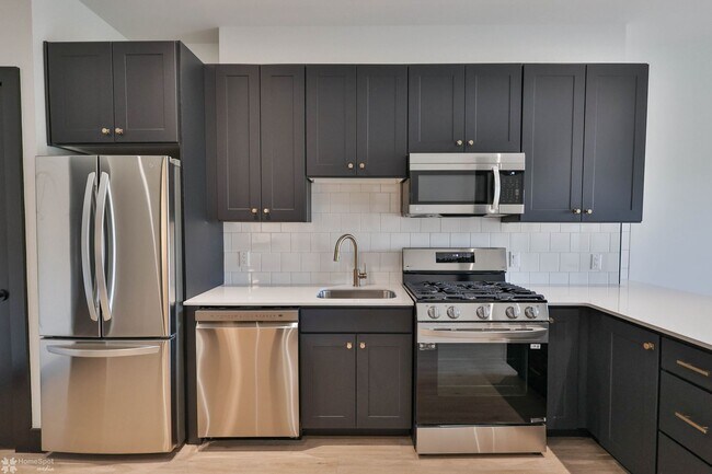 Building Photo - One bedroom & 1 bath apartment available a...