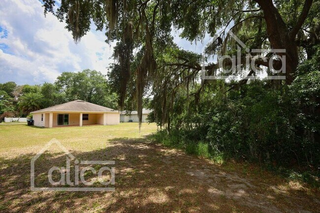 Building Photo - 7331 Holly St