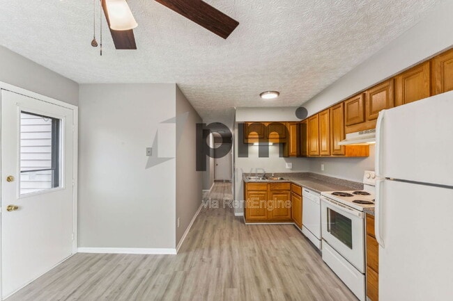 Building Photo - 3783 Petzinger Rd