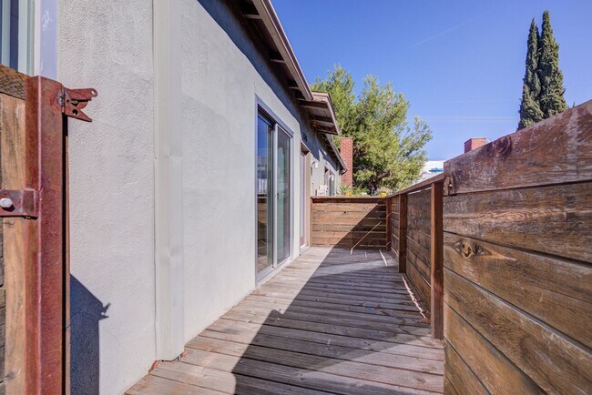 Building Photo - 3216 Bellevue Ave