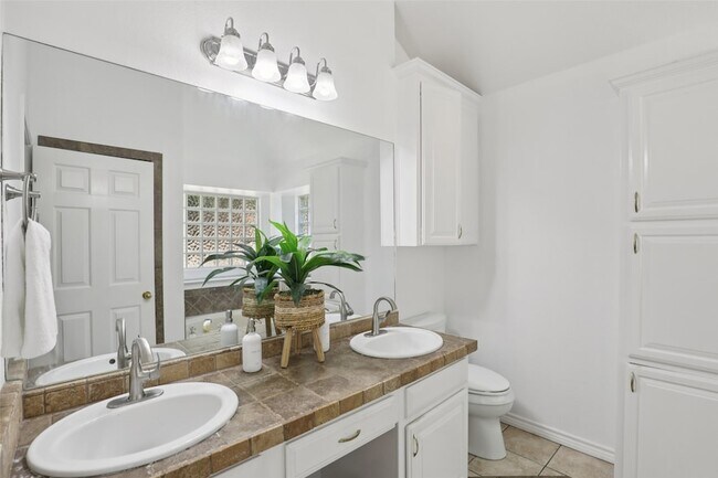 Building Photo - 7512 Woodside Hl