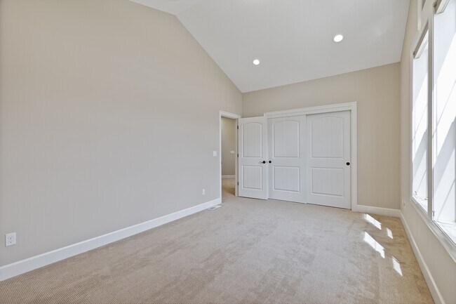 Building Photo - 15430 NW Delia St