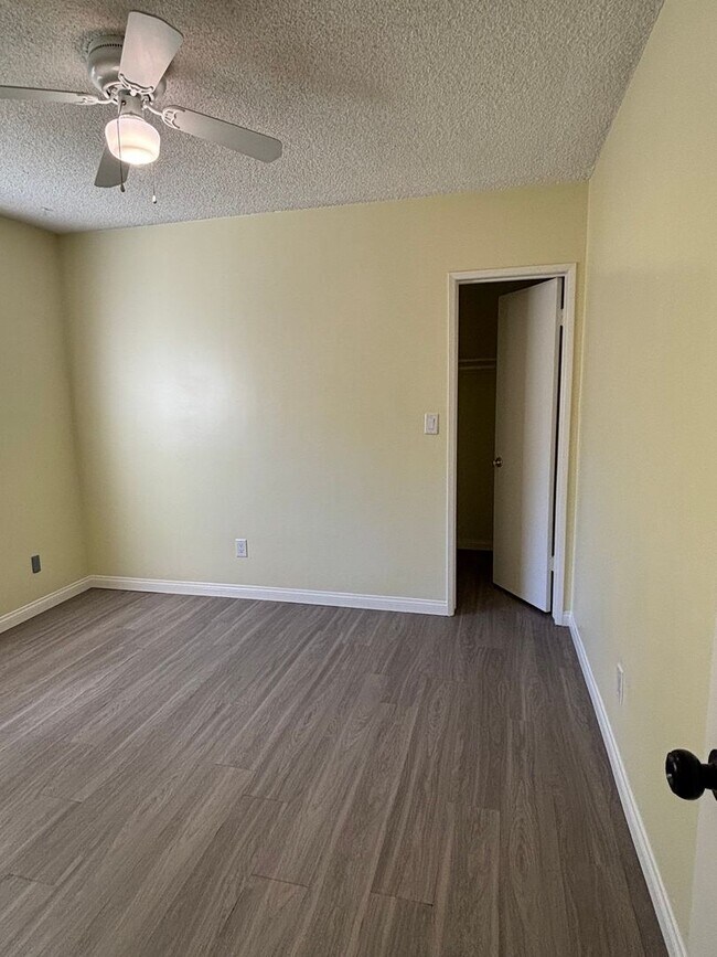 Building Photo - 6065 California Ave