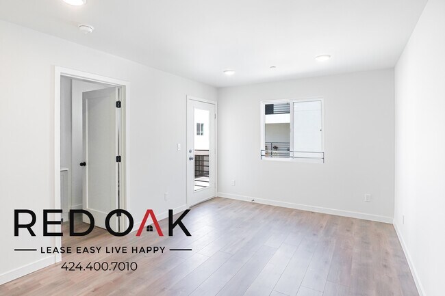Building Photo - BRAND NEW Spacious Three Bedroom With NEW ...