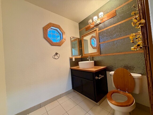 Building Photo - Spacious Henderson Home with Private Pool, 3 Fireplaces, & Modern Upgrades