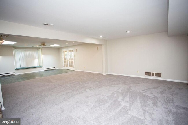 Building Photo - 1016 Eagle Ln